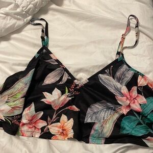 Hurley Women's Flora V Front Flounce Tank Top